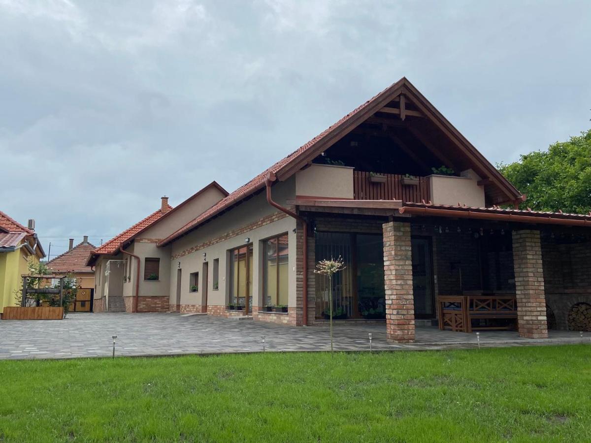 Benige Vendeghaz Hotel Demjén Exterior foto